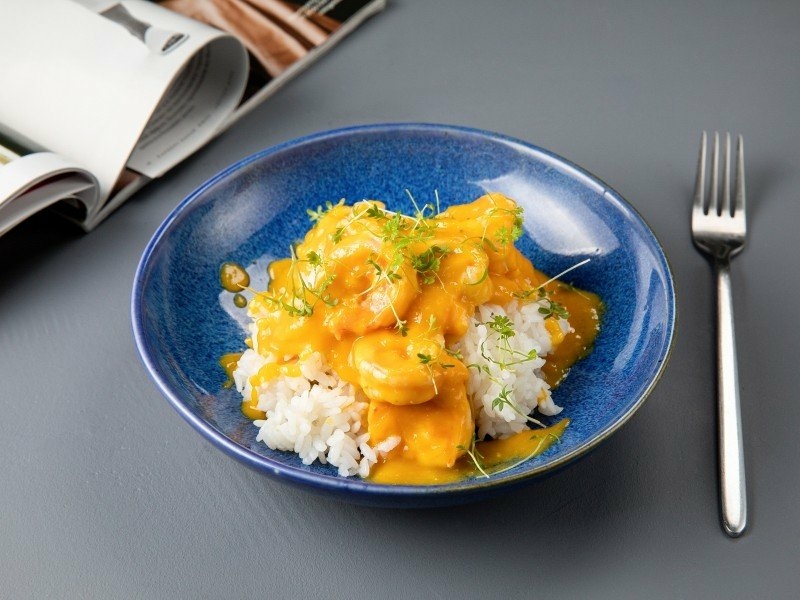 Shrimp in mango sauce