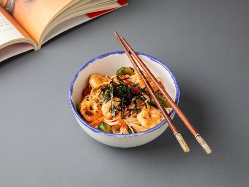 Wok with shrimp