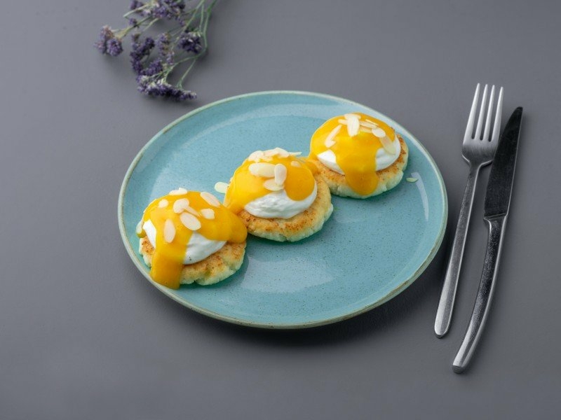Cheesecakes with mango