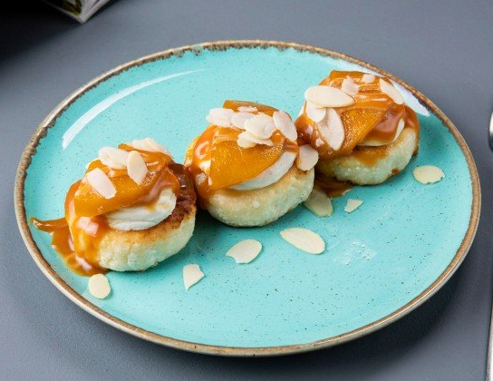 Cheesecakes pear-caramel