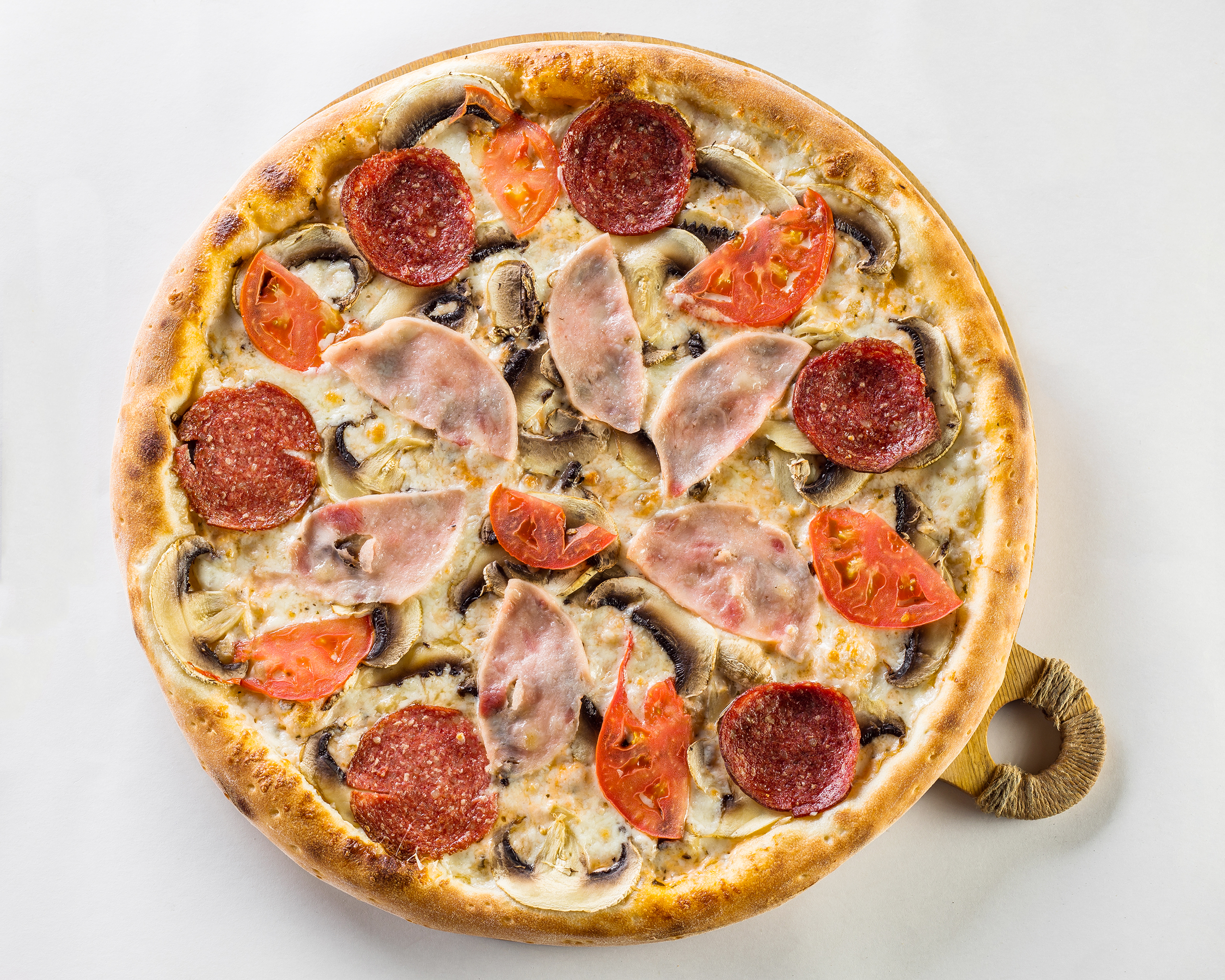 рецепт домашней пиццы с колбасой сыром помидором и шампиньонами фото 6