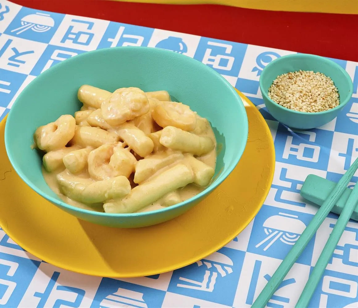 Токпокки с креветками в соусе том ям