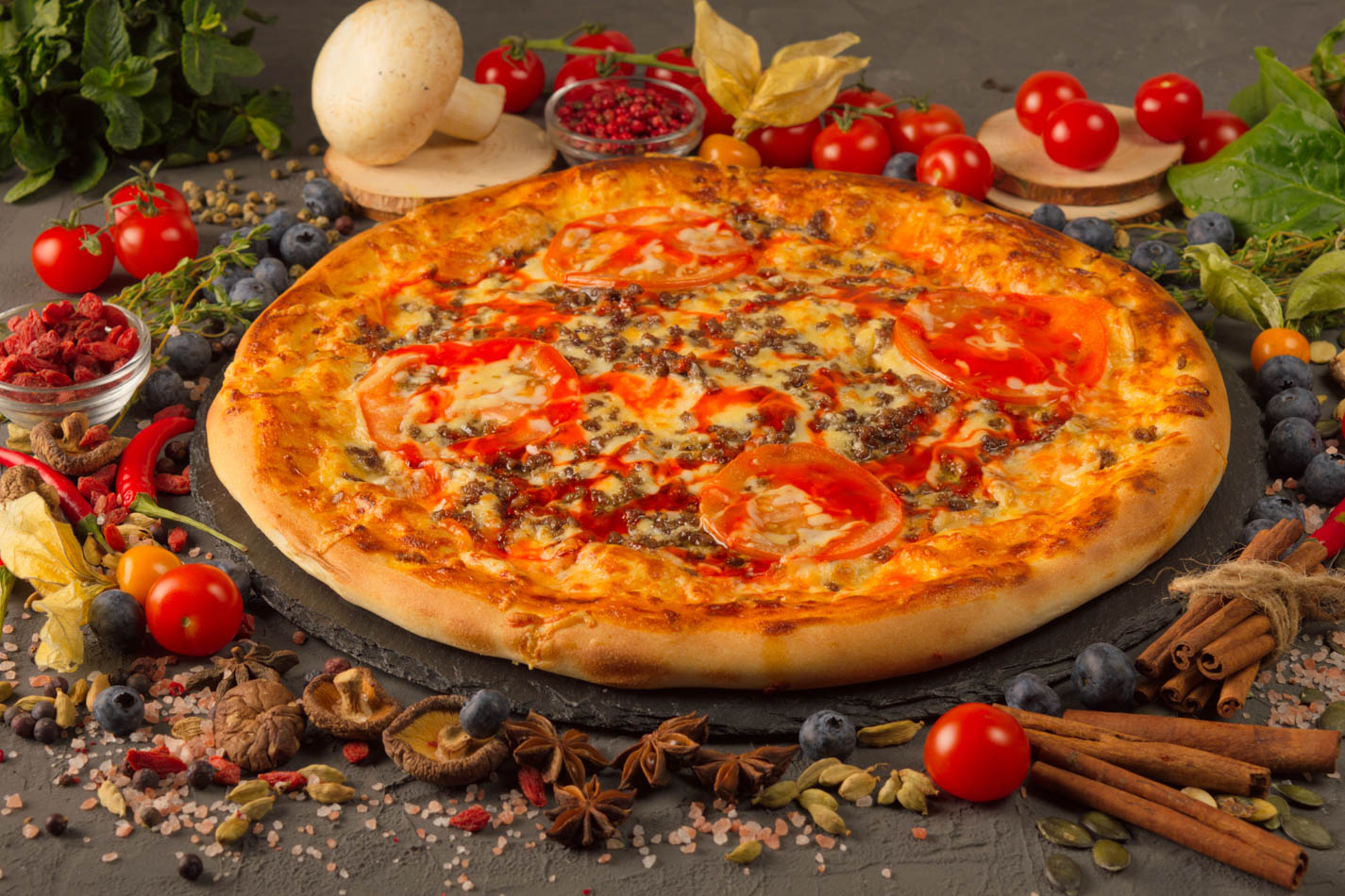 турецкая пицца с фаршем и помидорами в духовке фото 41