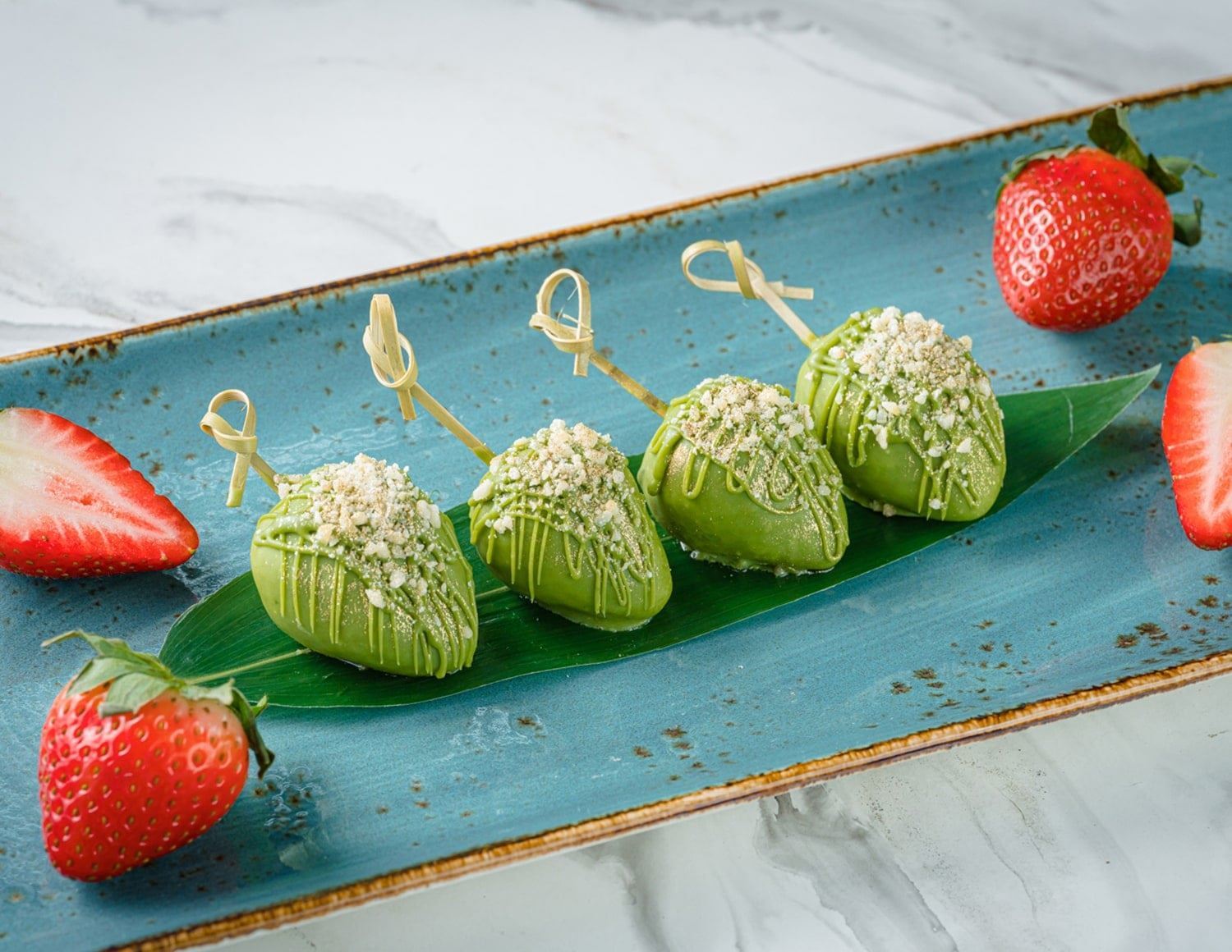 Клубника в шоколаде матча