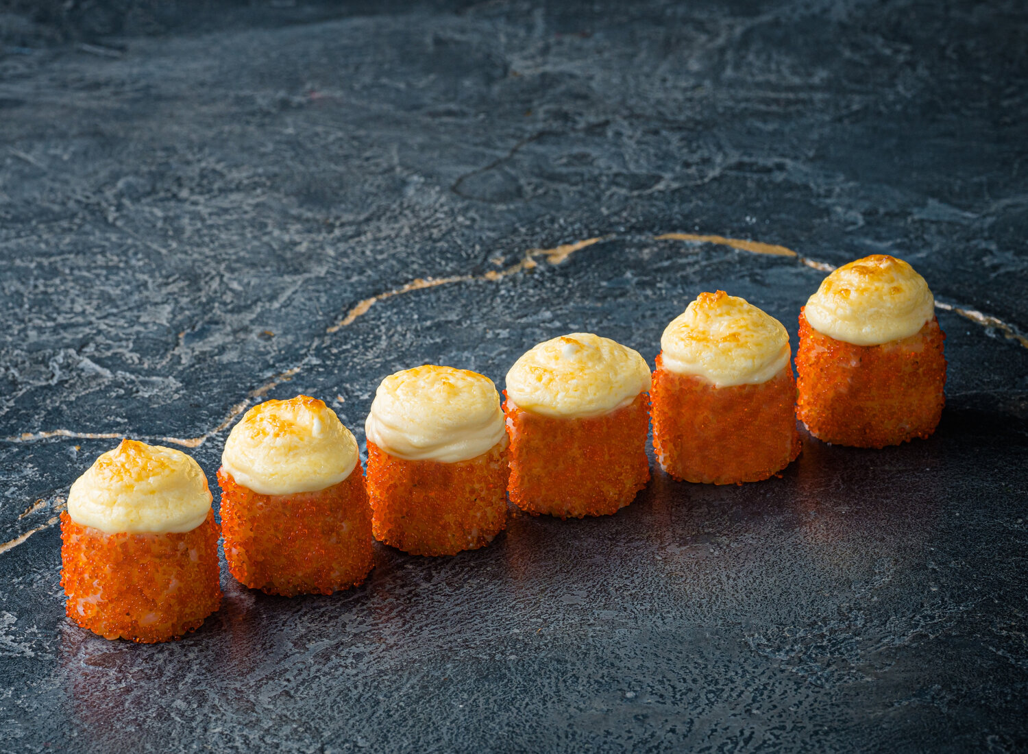 Ролл запеченный с масляной рыбой