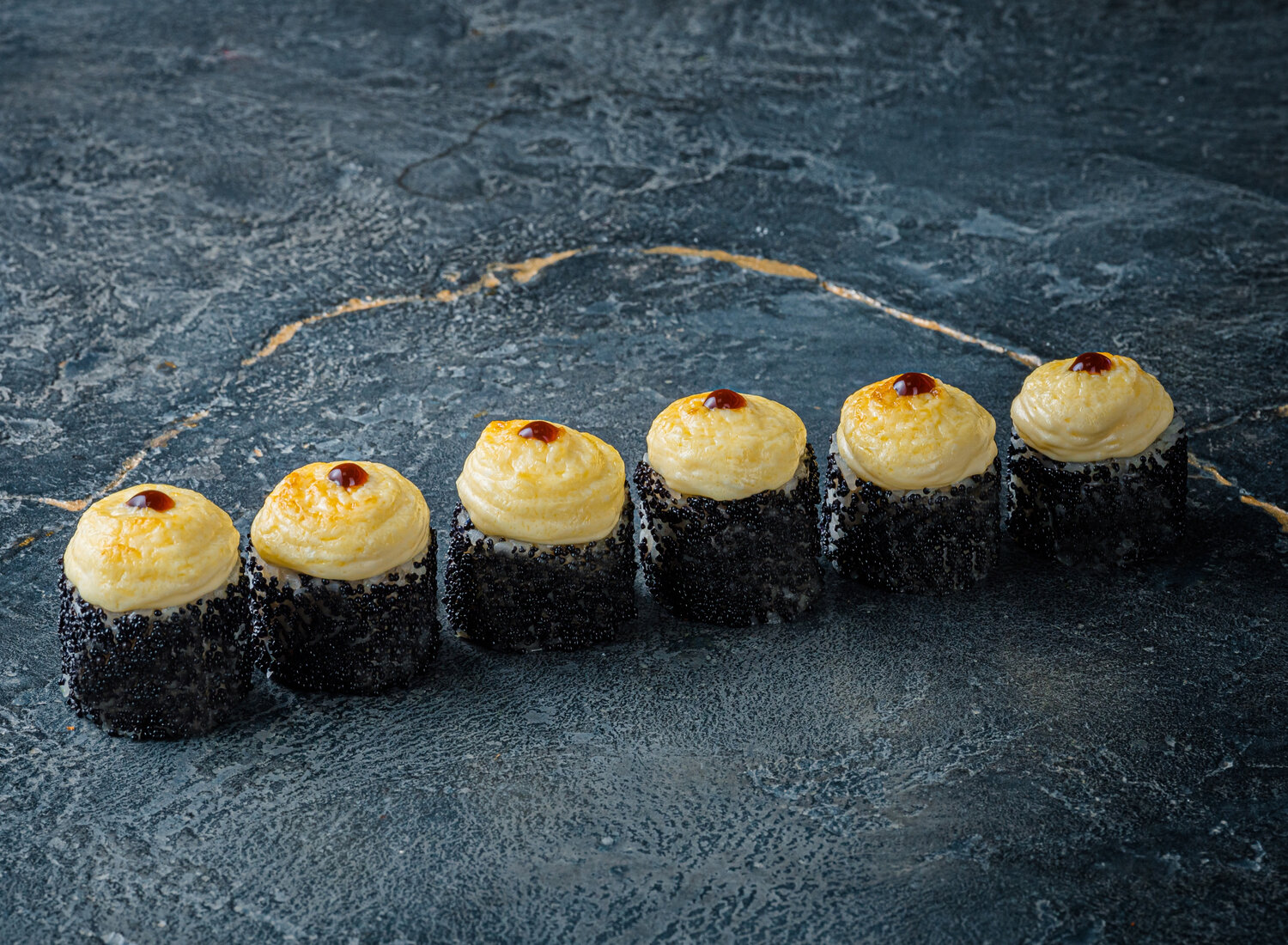 Ролл запеченный с угрем