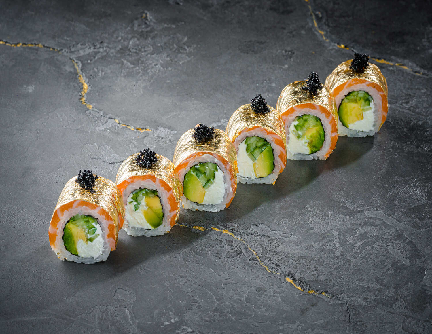 Ролл Филадельфия в золоте 